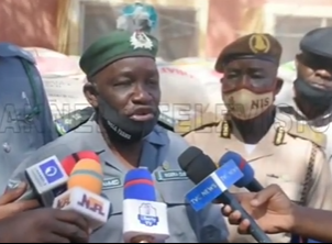 We gave seven bags of rice to bandits to save our lives - Customs officer (video)