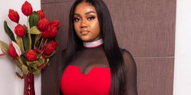 Davido's estranged fiancee Chioma Rowland deletes all his photos on her Instagram page