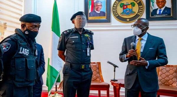 Governor Babajide Sanwo-Olu meets and commends Lagos policeman who was assaulted by traffic offender (video)