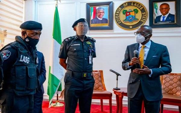 Governor Babajide Sanwo-Olu meets and commends Lagos policeman who was assaulted by traffic offender (video)