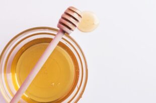 Honey: Here's how to use this organic substance as face mask, cleanser and exfoliant