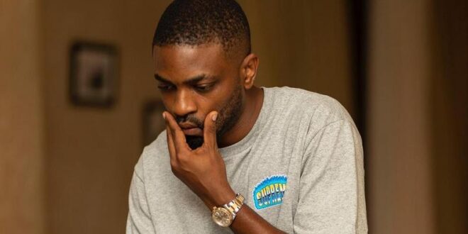 'Nigeria is a stressful and f**kd up place' - Music Producer Shizzi tweets after experience with Nigeria police