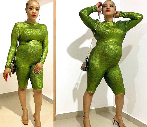 Nollywood actress, Uche Ogbodo flaunts her baby bump in new photos?