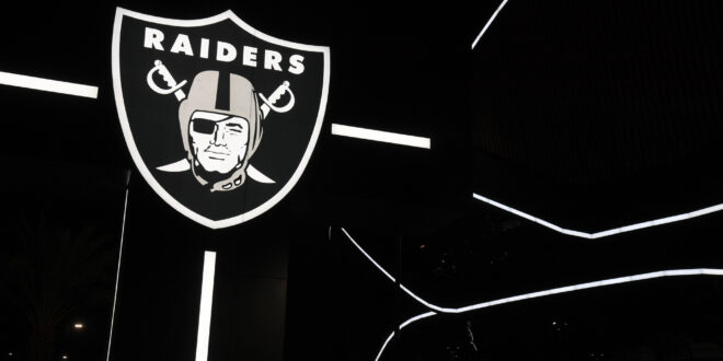 Raiders receive backlash for 'I can breathe' tweet; owner Mark Davis says team won't delete post