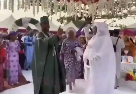 Watch the moment a Groom refused to dance at his wedding and warned the MC to stop cajoling him to dance (video)