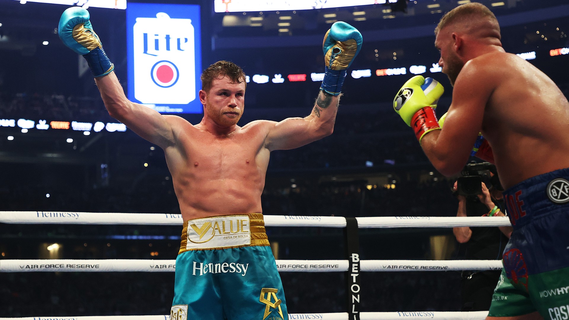 Canelo vs. Saunders result: Canelo breaks down Saunders, forces him to quit after 8th round