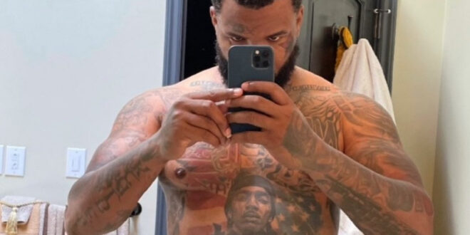 The Game shows his followers what he