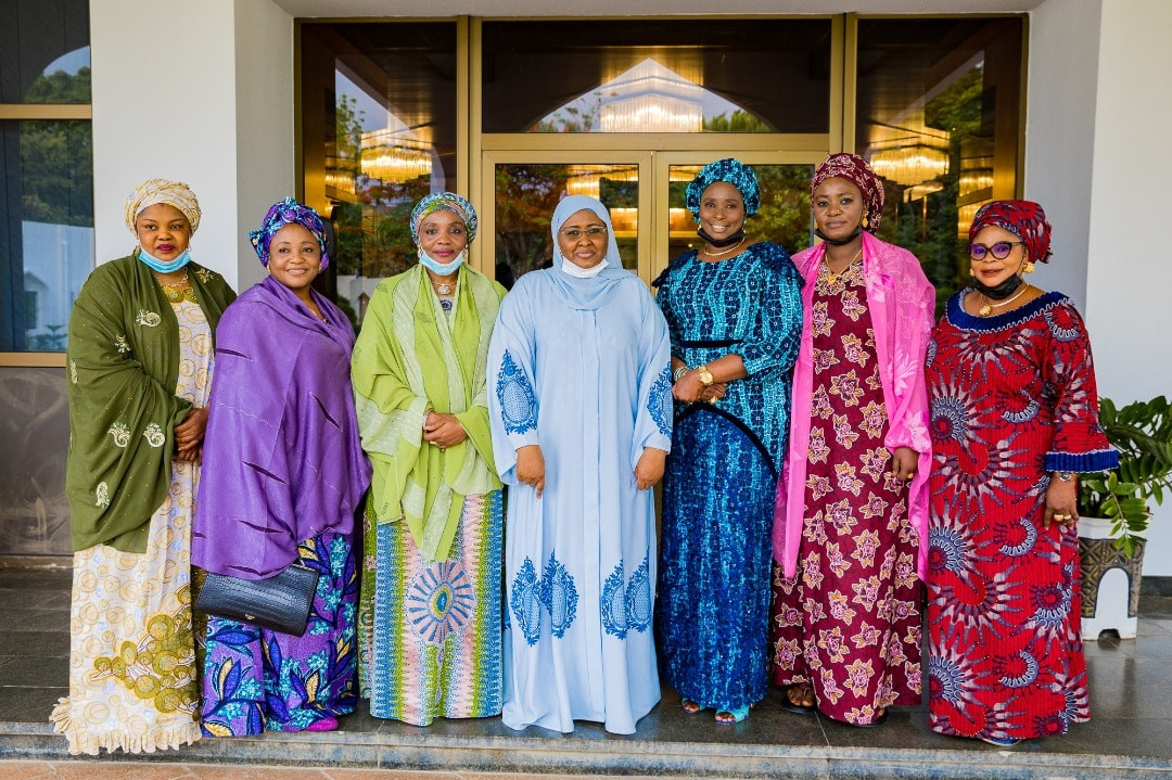 Aisha Buhari receives courtesy visit from wives of Service chiefs (photos)