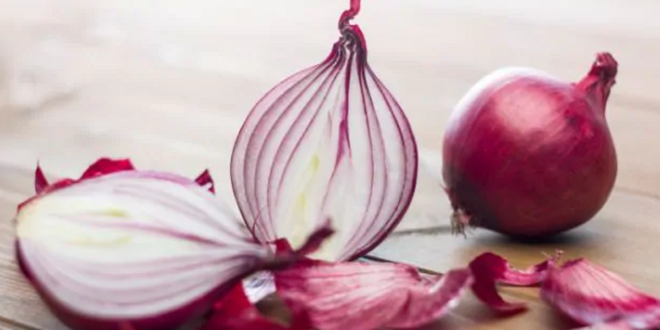 Onion benefits for skin: 4 reasons why you should apply onion juice on your face