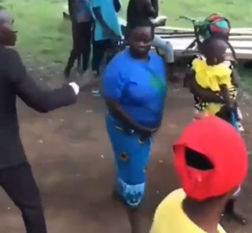 Woman fights off clergyman who tried to lay his hands on her at a church programme (video)