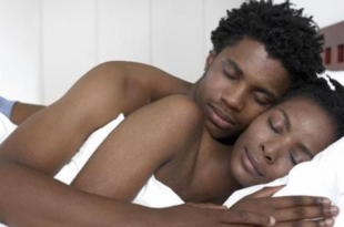 5 reasons why sleeping naked must be a routine