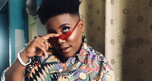 Fans React After Seeing What Singer Teni Did To Yoruba Elders At Event – [Video]