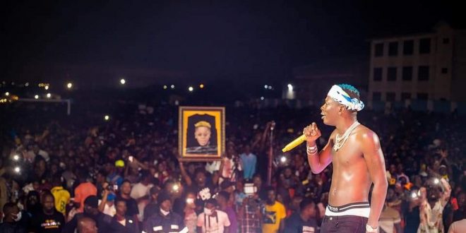 Shatta Wale allegedly shot; P.A says he's been rushed to emergency ward