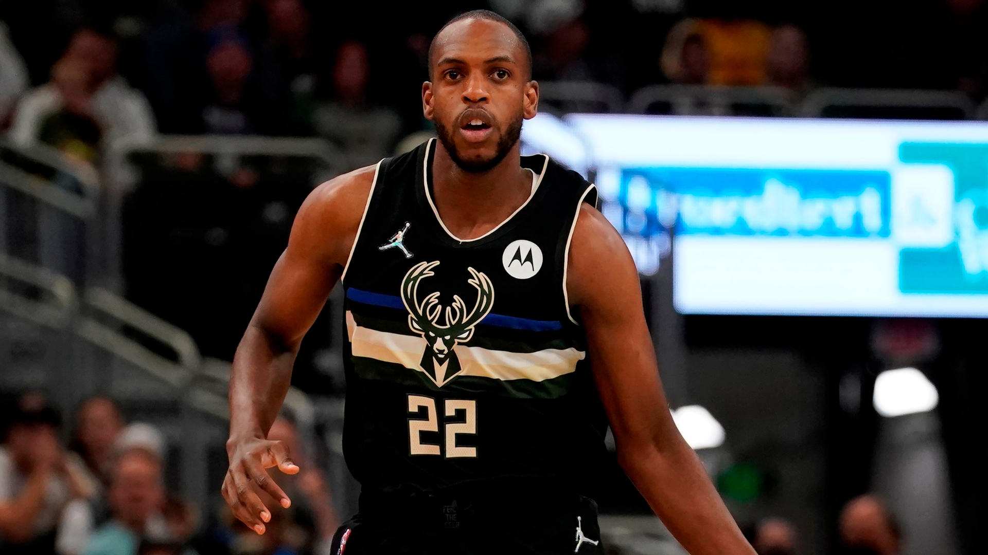 Khris Middleton passes Ray Allen to become Bucks all-time leader for 3-pointers made