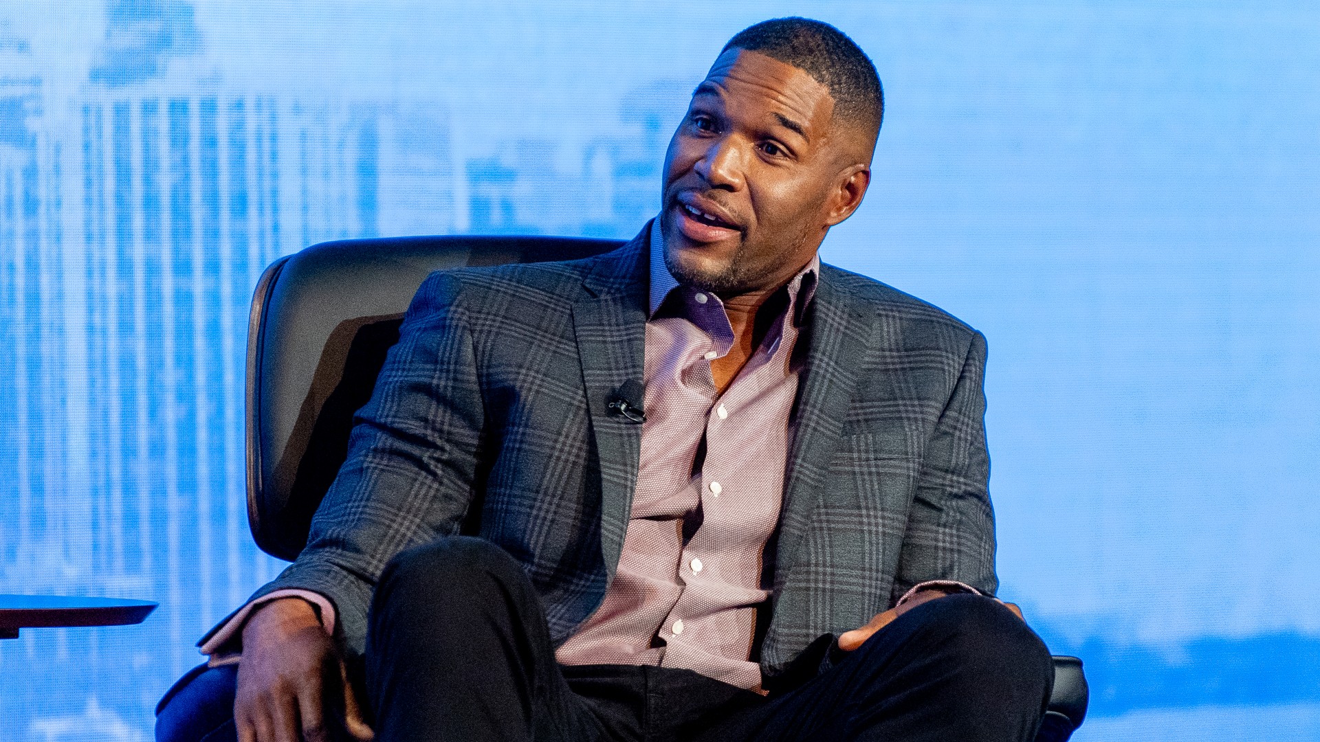 Michael Strahan announces plans to embark on Blue Origin flight: 'I'm going to space!'