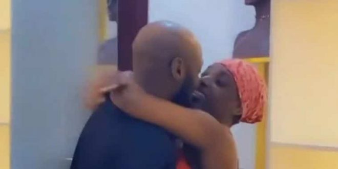 Reactions As 2face Shares Kiss With His Wife Annie Idibia (Video)