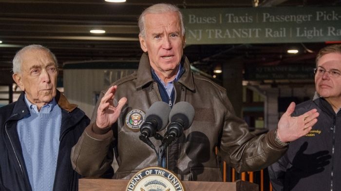 Biden's Disastrous First Year Drives Voters Into GOP Arms