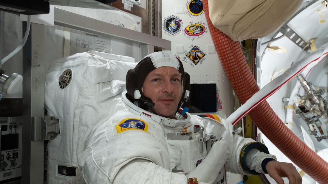 ESA astronaut Matthias Maurer ends 1st spacewalk with water in his helmet