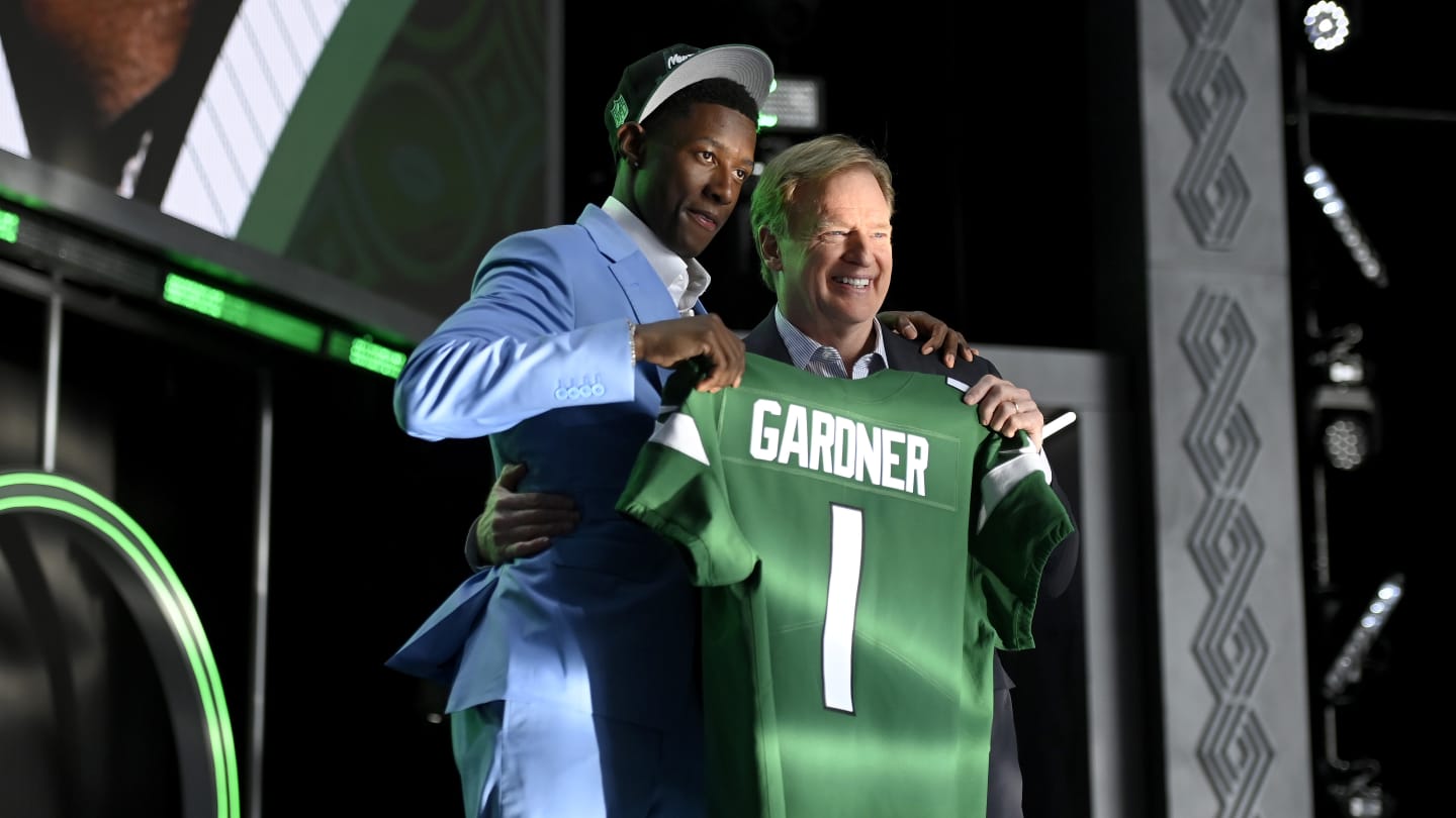 Roundup: 2022 NFL Draft First Round Recap; Eagles Trade for A.J. Brown; Marquise Brown Traded to the Cardinals
