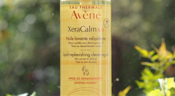 Avene XeraCalm AD Lipid Replenishing Cleansing Oil | British Beauty Blogger
