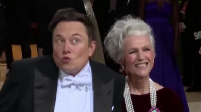 Elon Musk's Mom Maye Hammers New York Times Over 'White Privilege' Hit Piece Against Her Son