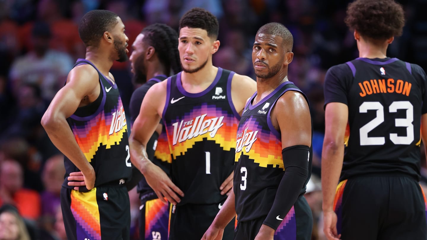 Limping Chris Paul Insists Suns Will 'Be Right Back'