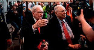 Live updates: Berkshire Hathaway's annual meeting, earnings, stock price info and more