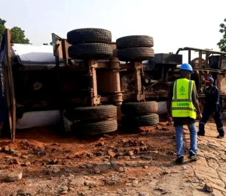 One body recovered as truck and four vehicles collide on Otedola bridge