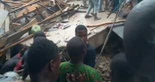 One confirmed dead as three-storey building under construction collapses in Lagos (photo)