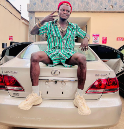Singer Portable acquires new whip (photo)