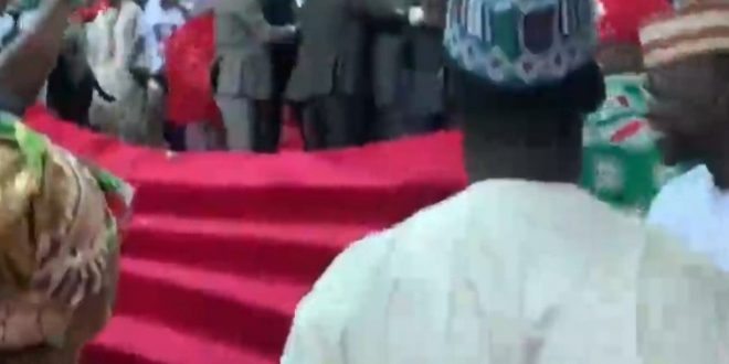Staircase collapses while Nyesom Wike was making his way to the podium during the PDP Presidential Primaries (video)