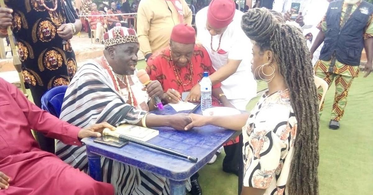 40 Americans claim Igbo ancestry, take traditional names in Enugu