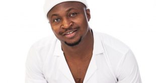 Comedian Funnybone proposes to his girlfriend