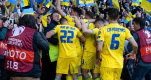 Emotional scenes as Ukraine returns to international football with 3-1 win over Scotland in 2022 World Cup qualifier (photos)