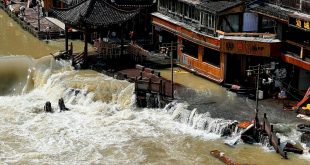 Torrential rains kill 25 people in southern China