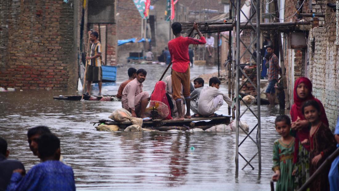 Over 900 killed by Pakistan's extreme rains and floods this summer