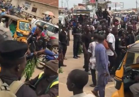 Police officers stage protest over unpaid salaries in Kwara, command reacts (video)