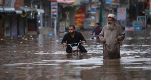 Experts slam 'pittance' in aid to Pakistan as they find climate crisis played a role in floods