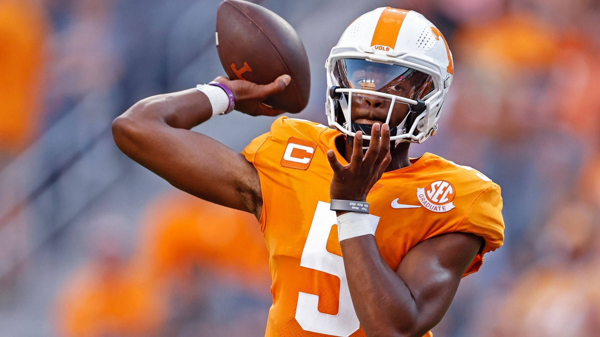 Hooker off the hook with 4 TDs in Tennessee opener