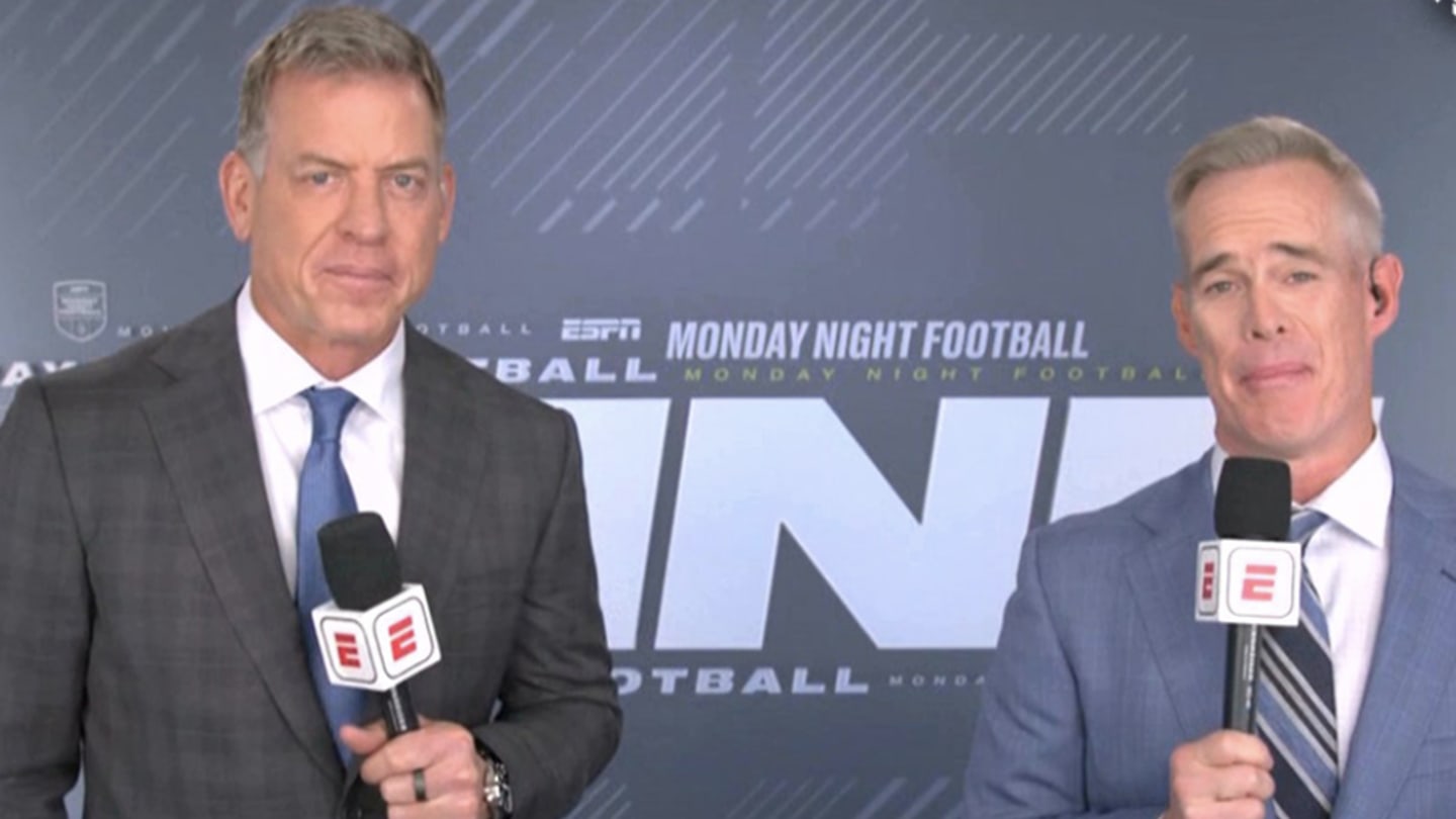 Joe Buck and Troy Aikman Make the Game Feel Important, No Matter Who's Playing
