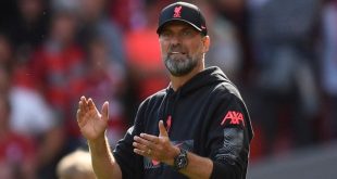 Liverpool manager Jurgen Klopp applauds during his side