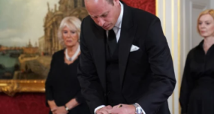 Reactions as people discover Prince William is left-handed after he used his left hand to sign documents at the King