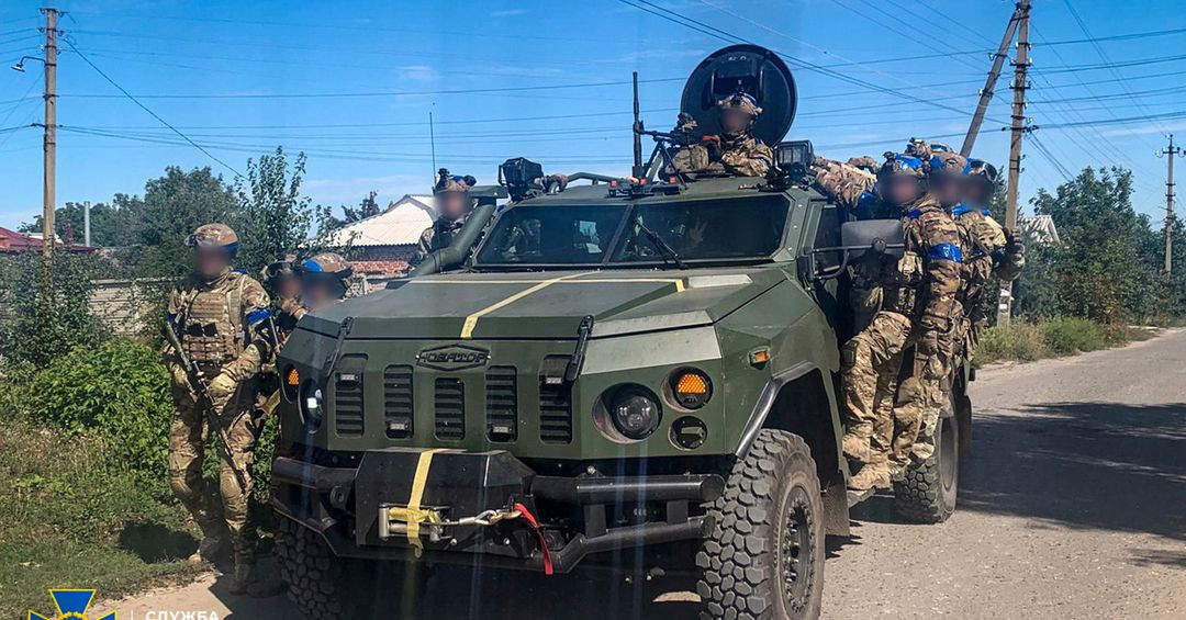 Russian government tells its citizens to flee Kharkiv city as Ukrainian forces capture more towns in rapid advance while Russian forces retreat (photos/video)