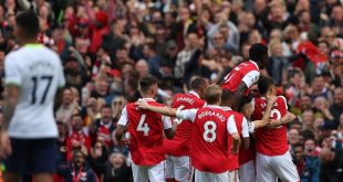 Arsenal players celebrate Thomas Partey