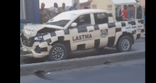 LASTMA Anti-One-Way truck crashes into staff bus while taking one-way (video)