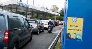 More than 1 in 4 French gas stations out of at least one fuel | CNN Business