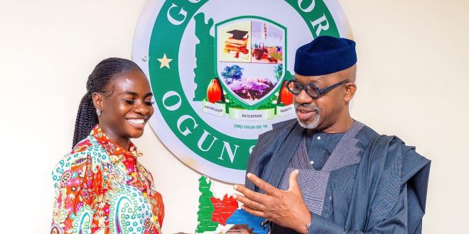 Ogun state government gifts Tobi Amusan N5m and a house