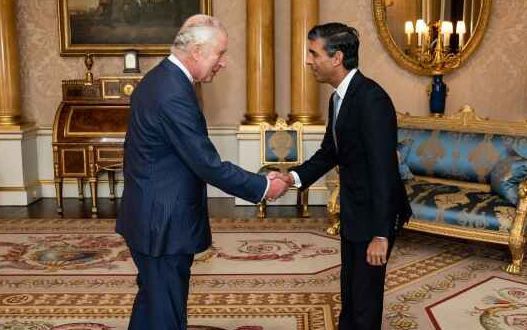 Rishi Sunak officially becomes UK PM after meeting King Charles