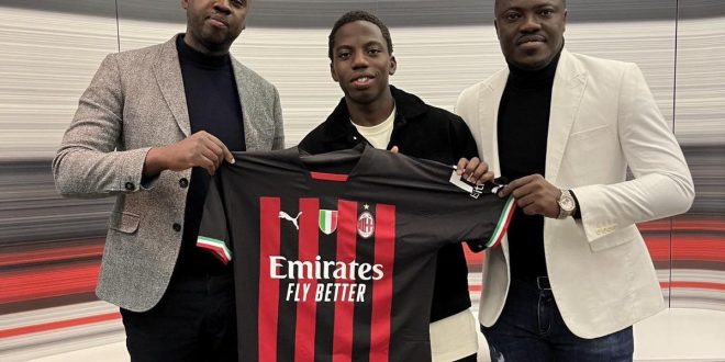 17-year-old Nigerian Victor Eletu signs extension with AC Milan