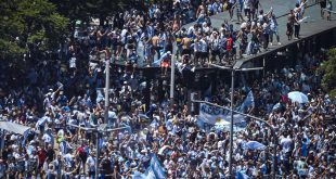 Argentina World Cup Parade Gets Wild, Players Evacuated in Helicopters
